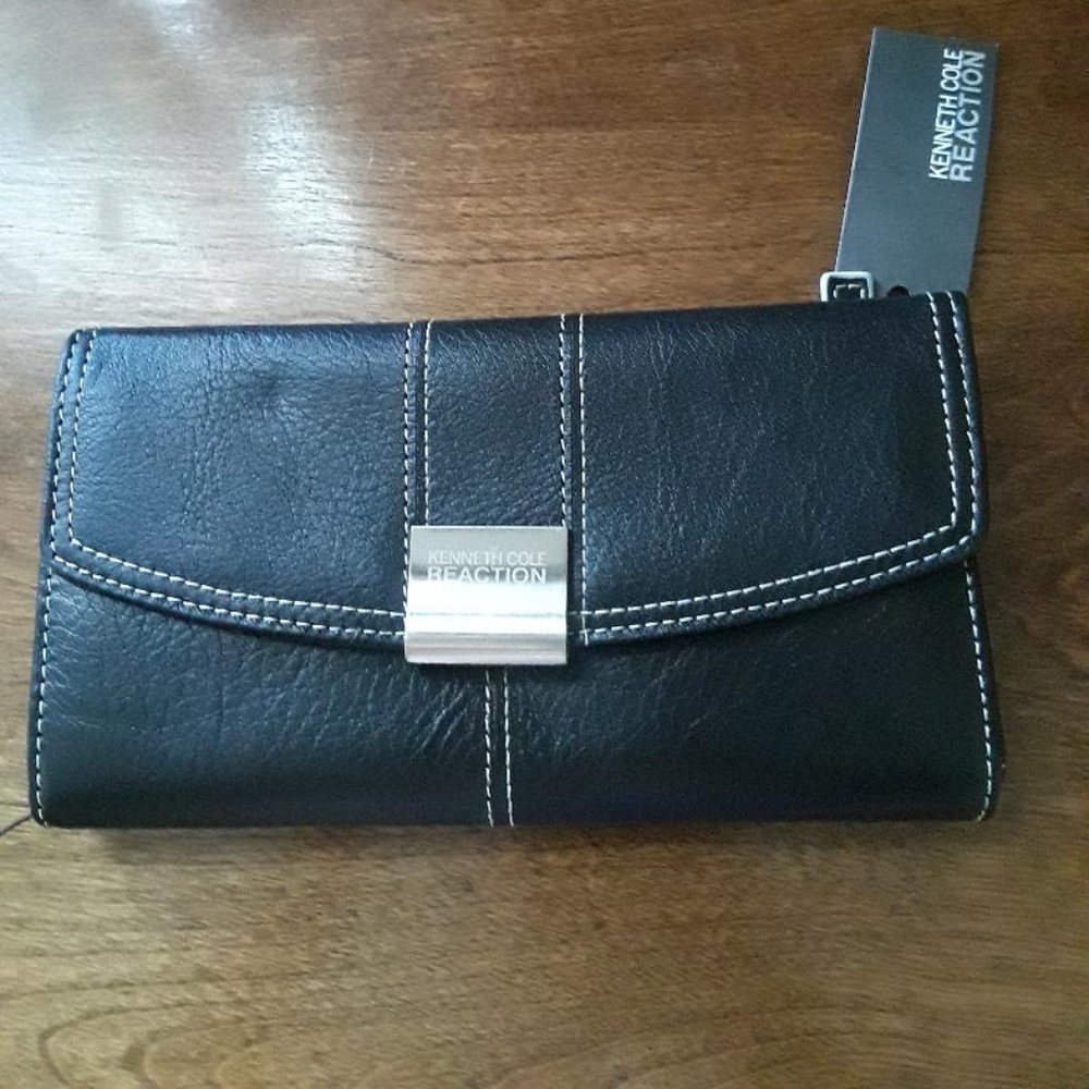 Kenneth Cole Reaction Genuine leather black wallet